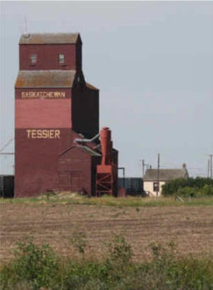 Ascenseur de grain à Tessier, Saskatchewan